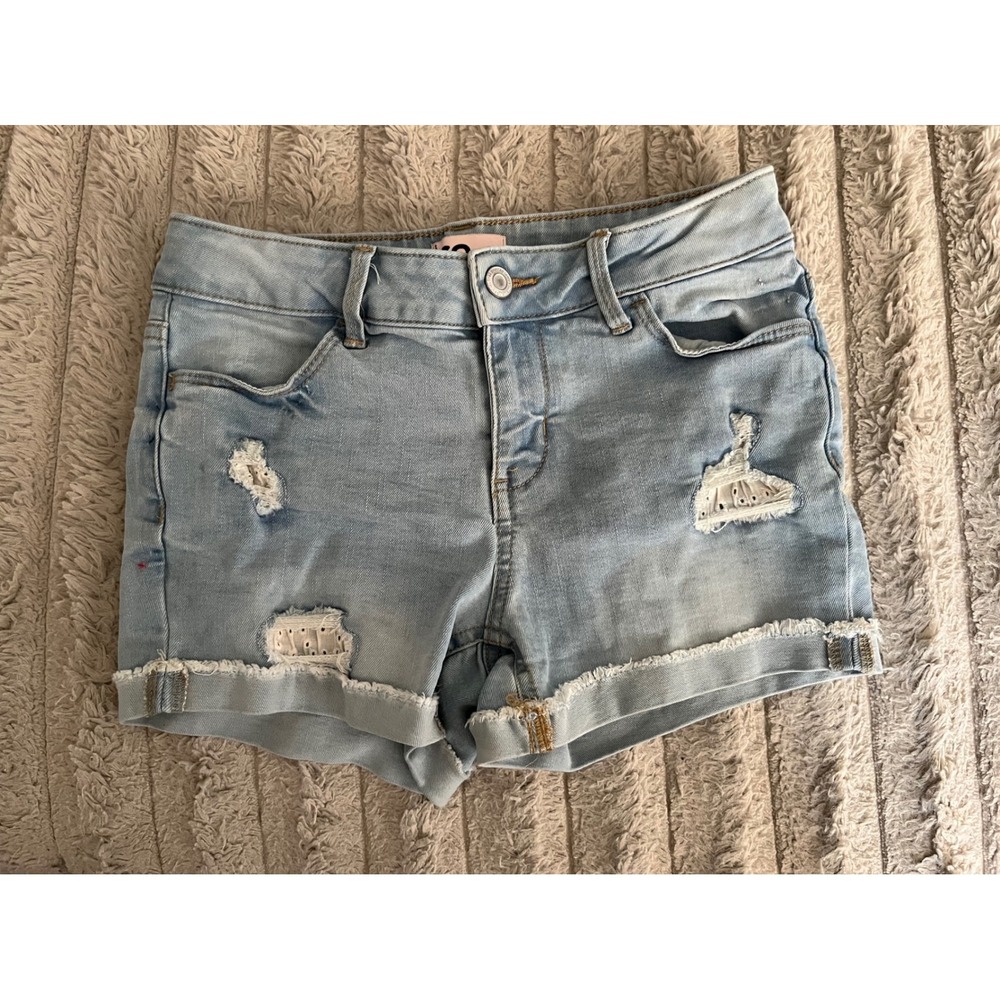 SO Girls Light Wash Distressed Eyelet Denim Shorts Size 12 RN73277